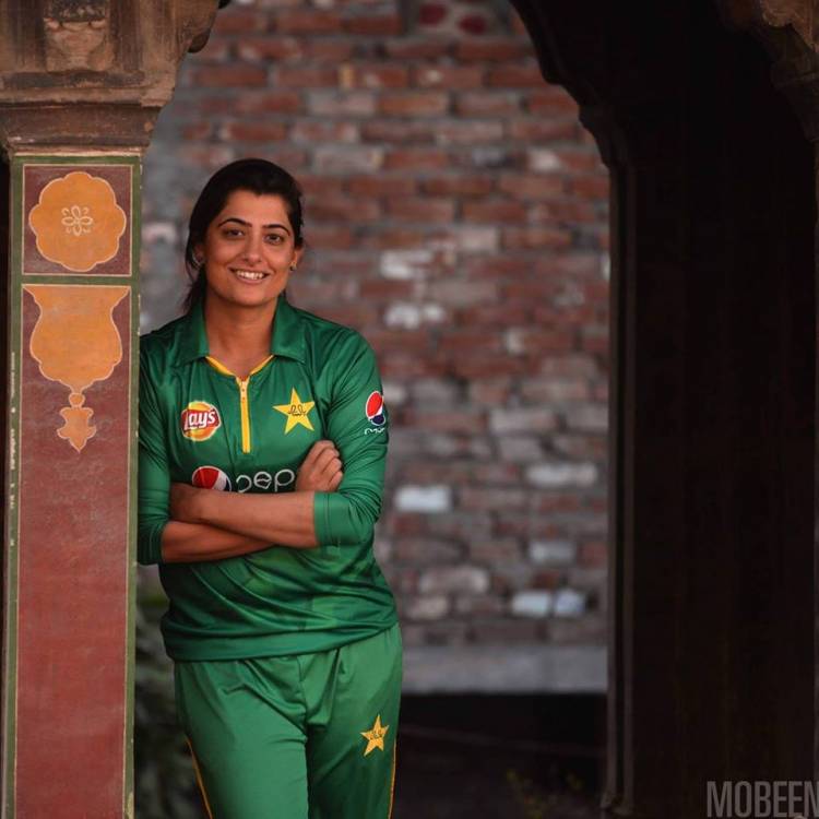 Sana Mir| Pakistani cricketer
