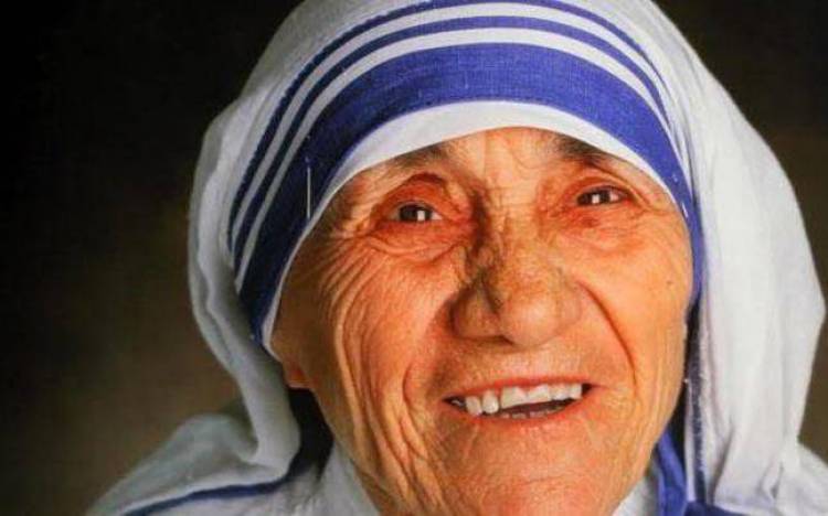 Mother Teresa - Saint, Nun, Humanitarian 